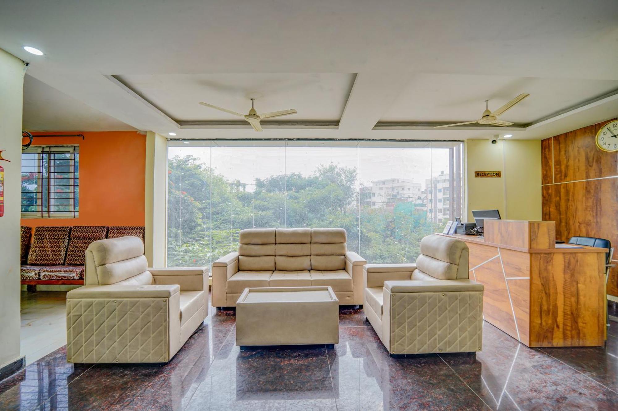 The Emerald Inn Bangalore Esterno foto