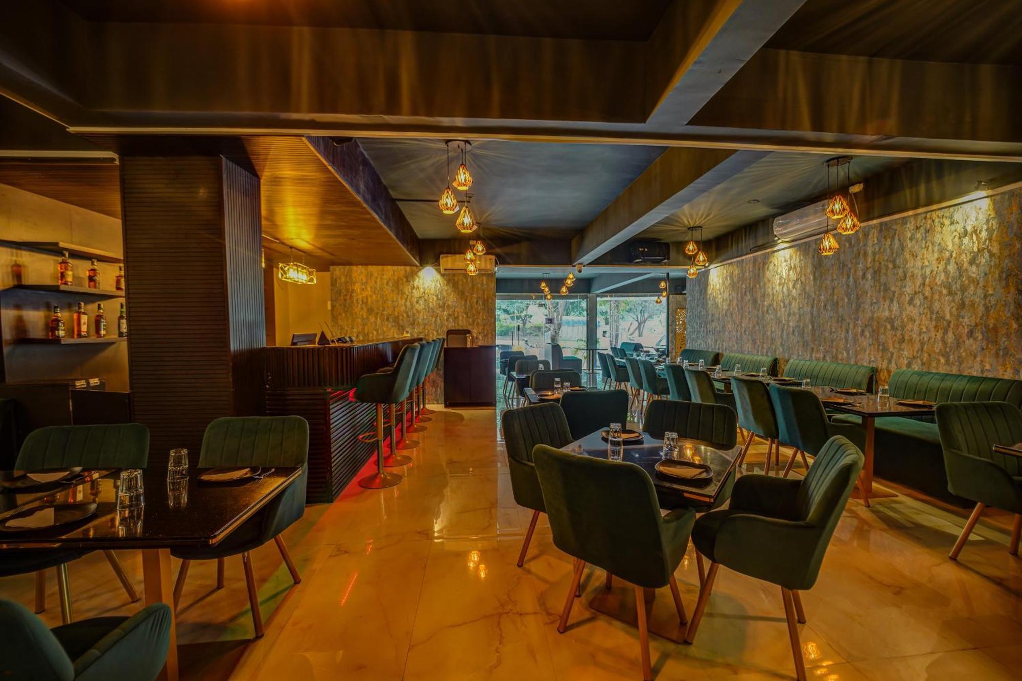 The Emerald Inn Bangalore Esterno foto
